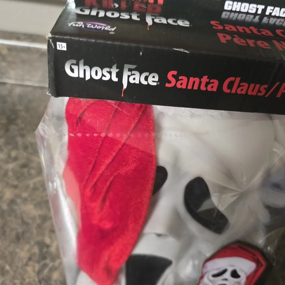 Ghost Face Halloween Santa Mask, ‎ Fun World.